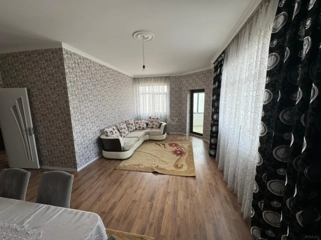 Kirayə verilir 2 otaqlı mənzil 95 m²