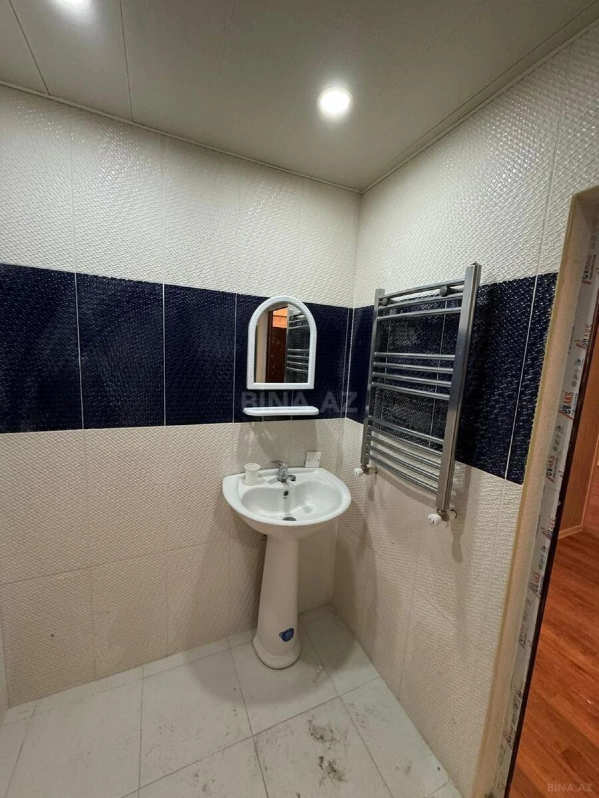 Kirayə verilir 2 otaqlı mənzil 95 m²