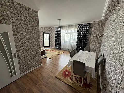 Kirayə verilir 2 otaqlı mənzil 95 m²