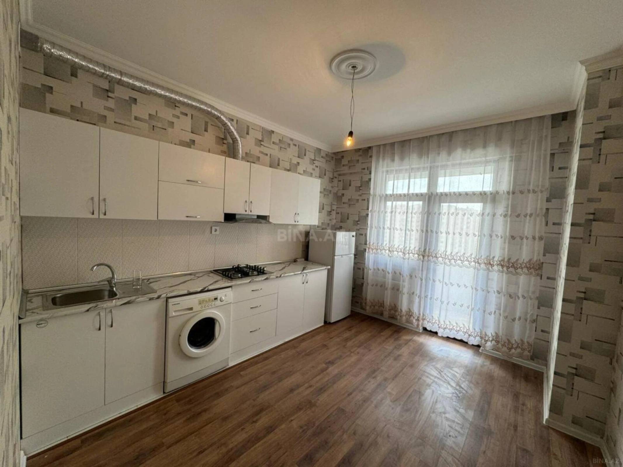 Kirayə verilir 2 otaqlı mənzil 95 m²