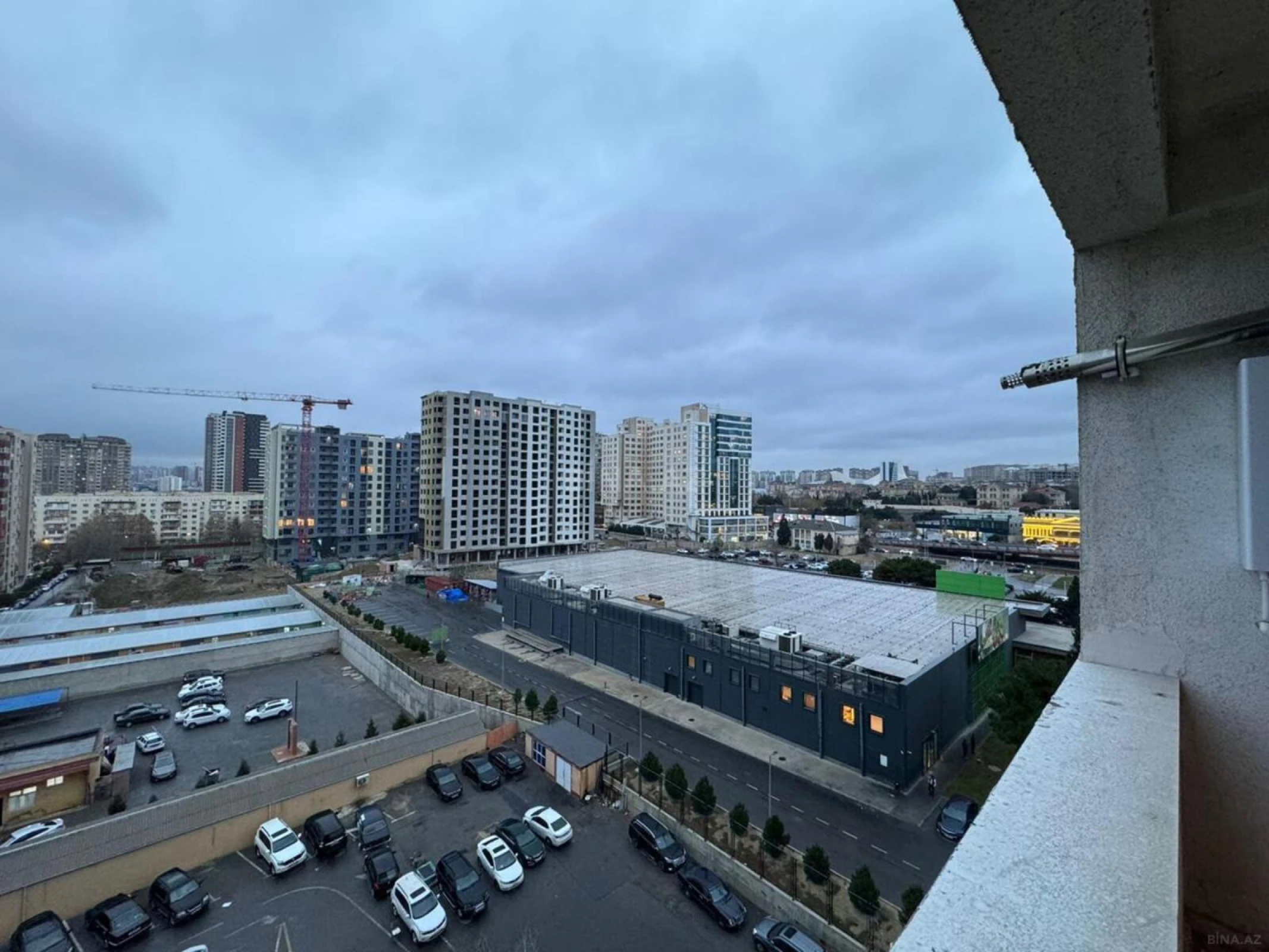 Kirayə verilir 2 otaqlı mənzil 95 m²