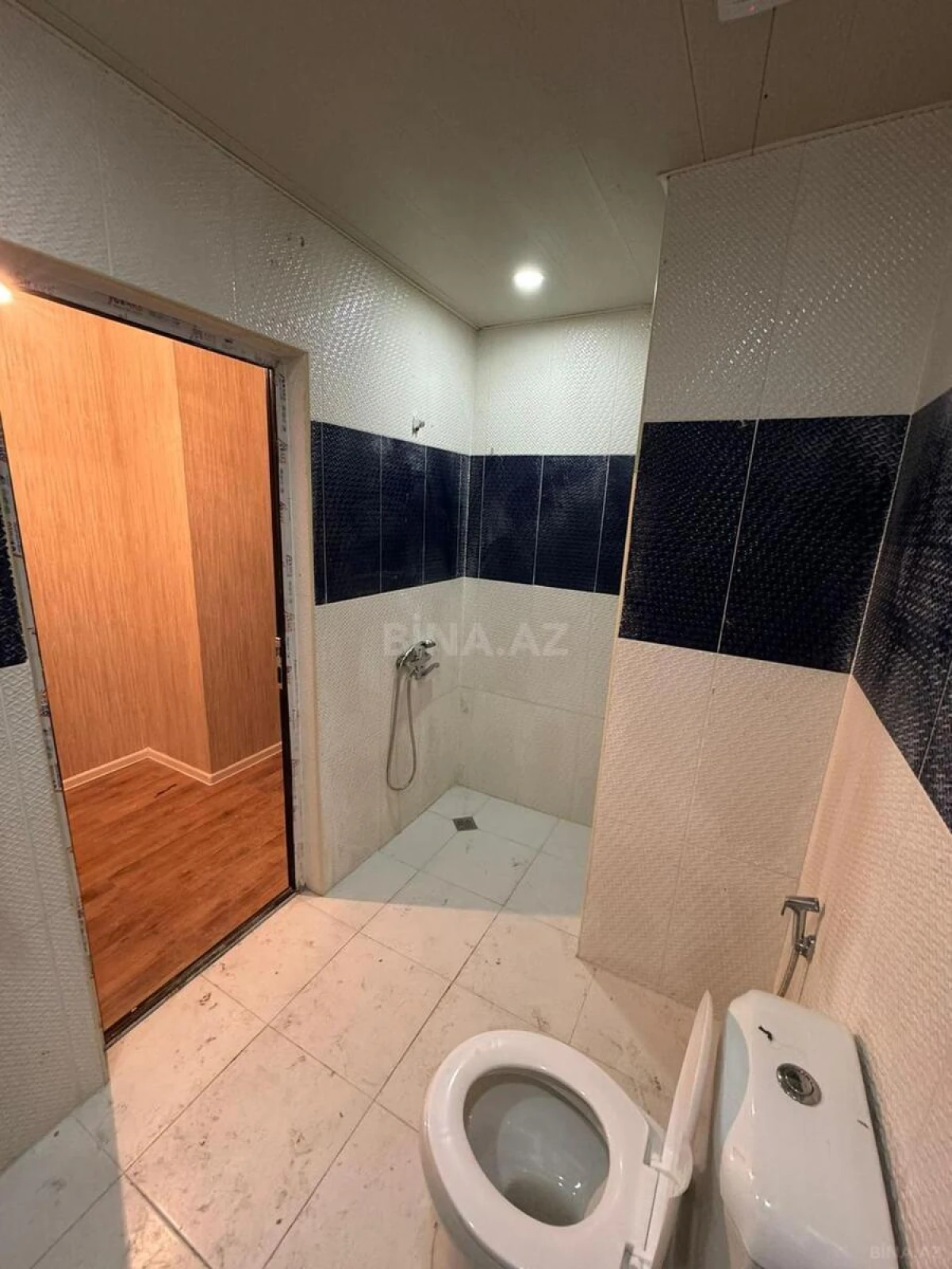 Kirayə verilir 2 otaqlı mənzil 95 m²