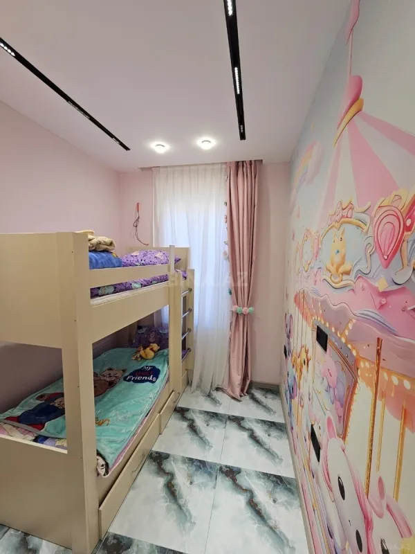 Kirayə verilir 6 otaqlı həyət evi 200 m²