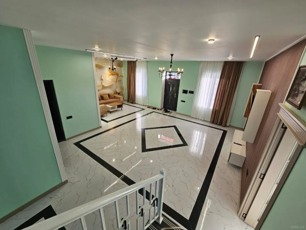 Kirayə verilir 6 otaqlı həyət evi 200 m²