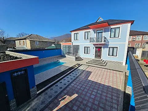 Kirayə verilir 6 otaqlı həyət evi 200 m²