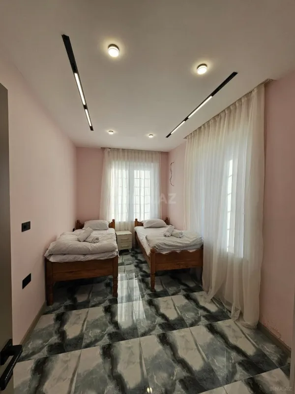 Kirayə verilir 6 otaqlı həyət evi 200 m²