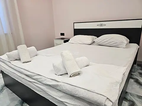 Kirayə verilir 6 otaqlı həyət evi 200 m²