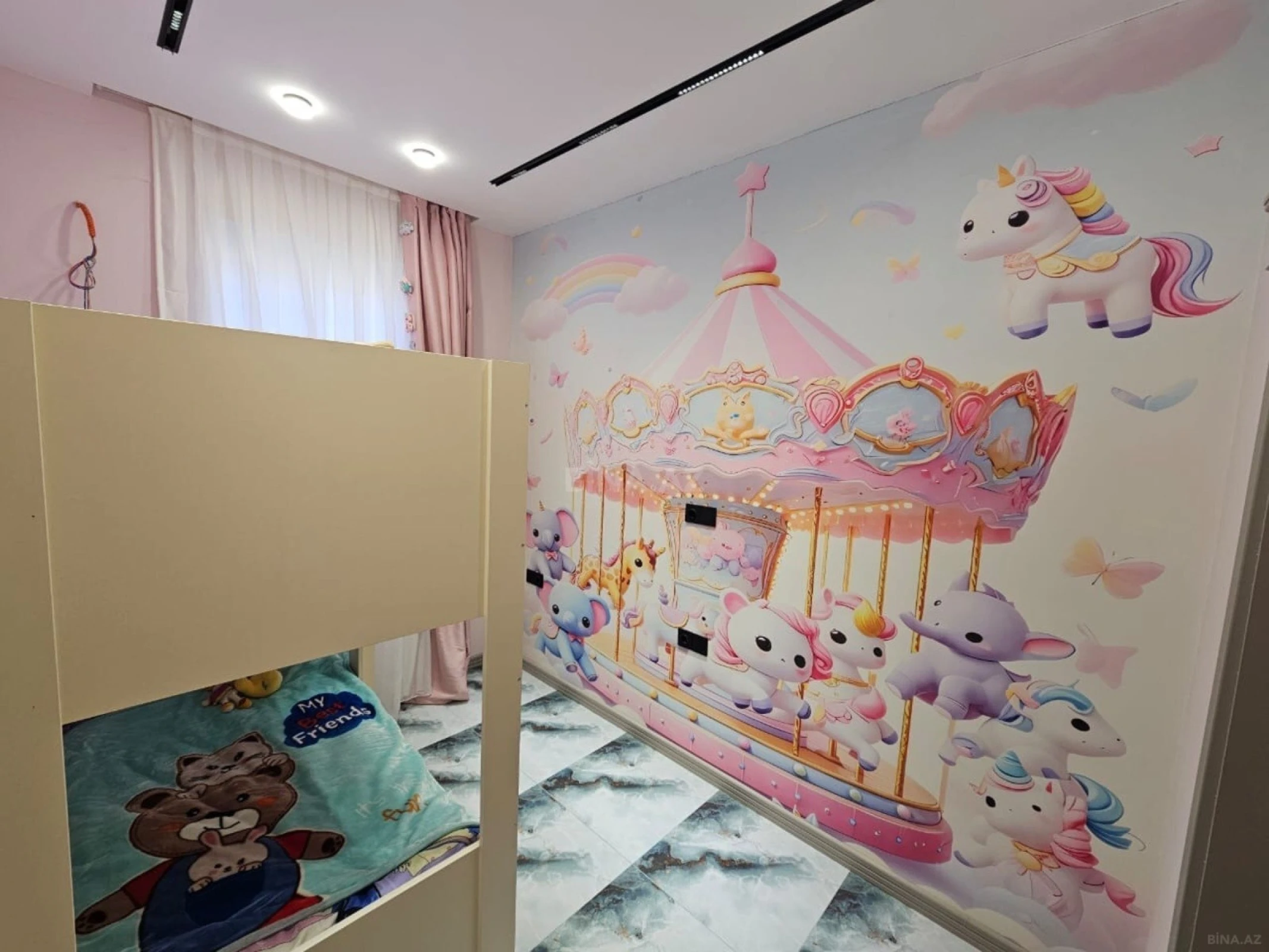 Kirayə verilir 6 otaqlı həyət evi 200 m²