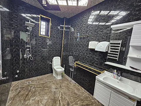 Kirayə verilir 6 otaqlı həyət evi 200 m²