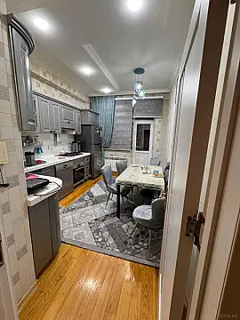 Kirayə verilir 3 otaqlı mənzil 135 m²