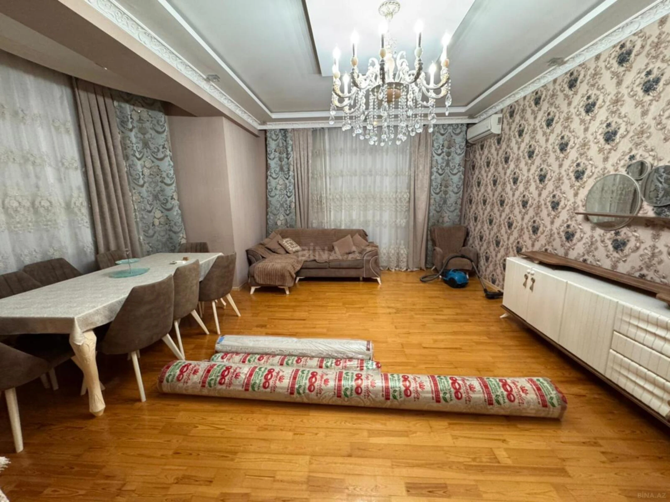 Kirayə verilir 3 otaqlı mənzil 135 m²