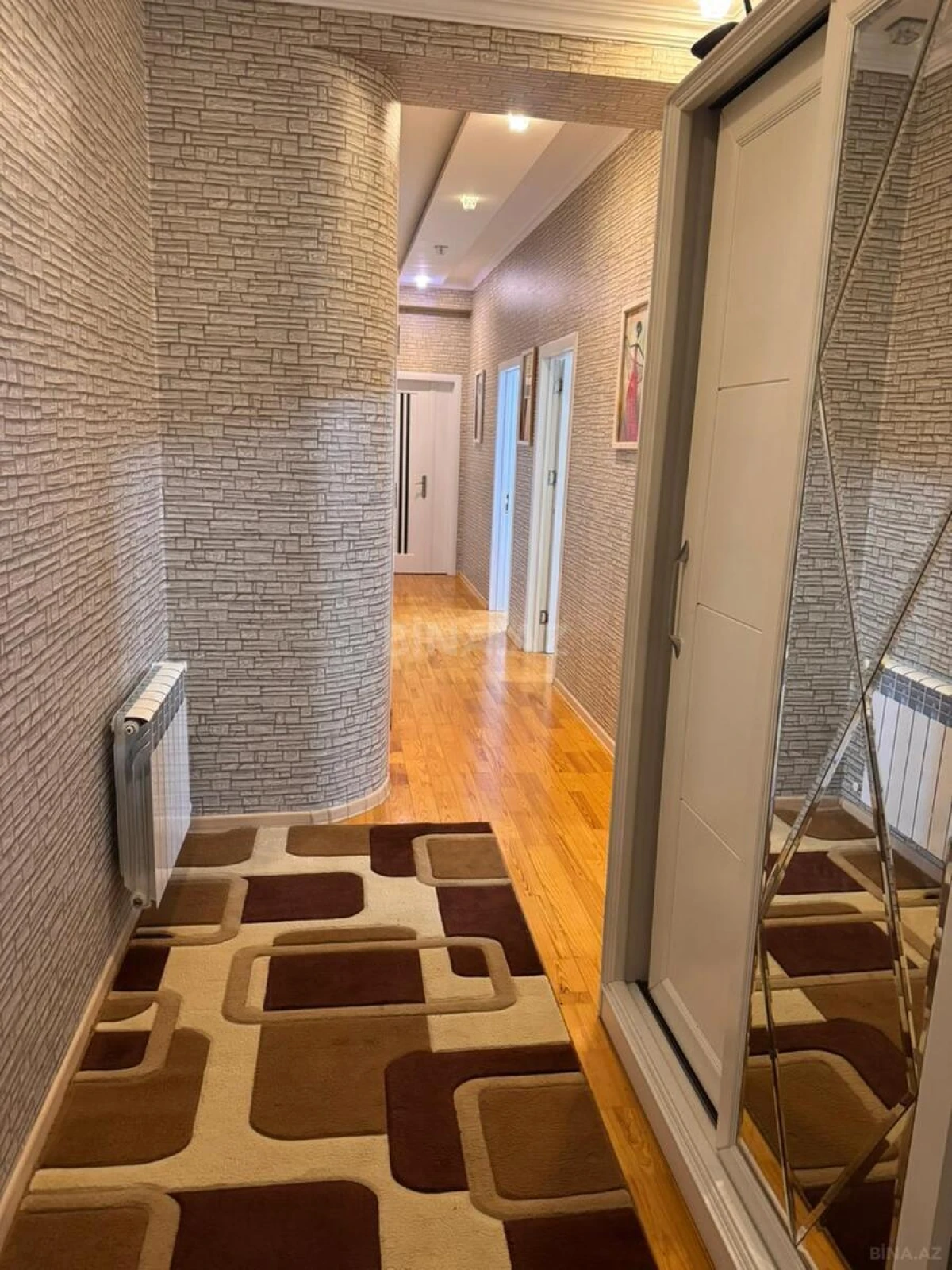Kirayə verilir 3 otaqlı mənzil 135 m²