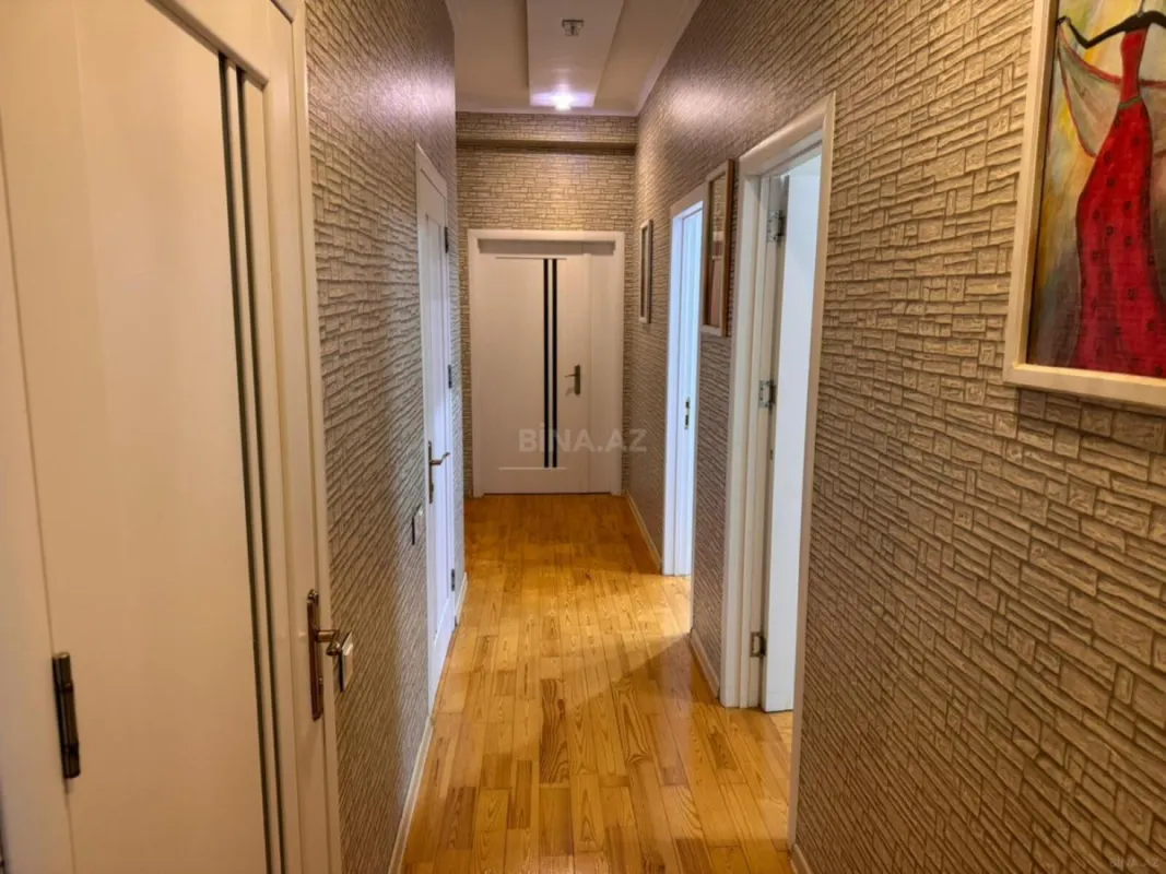 Kirayə verilir 3 otaqlı mənzil 135 m²