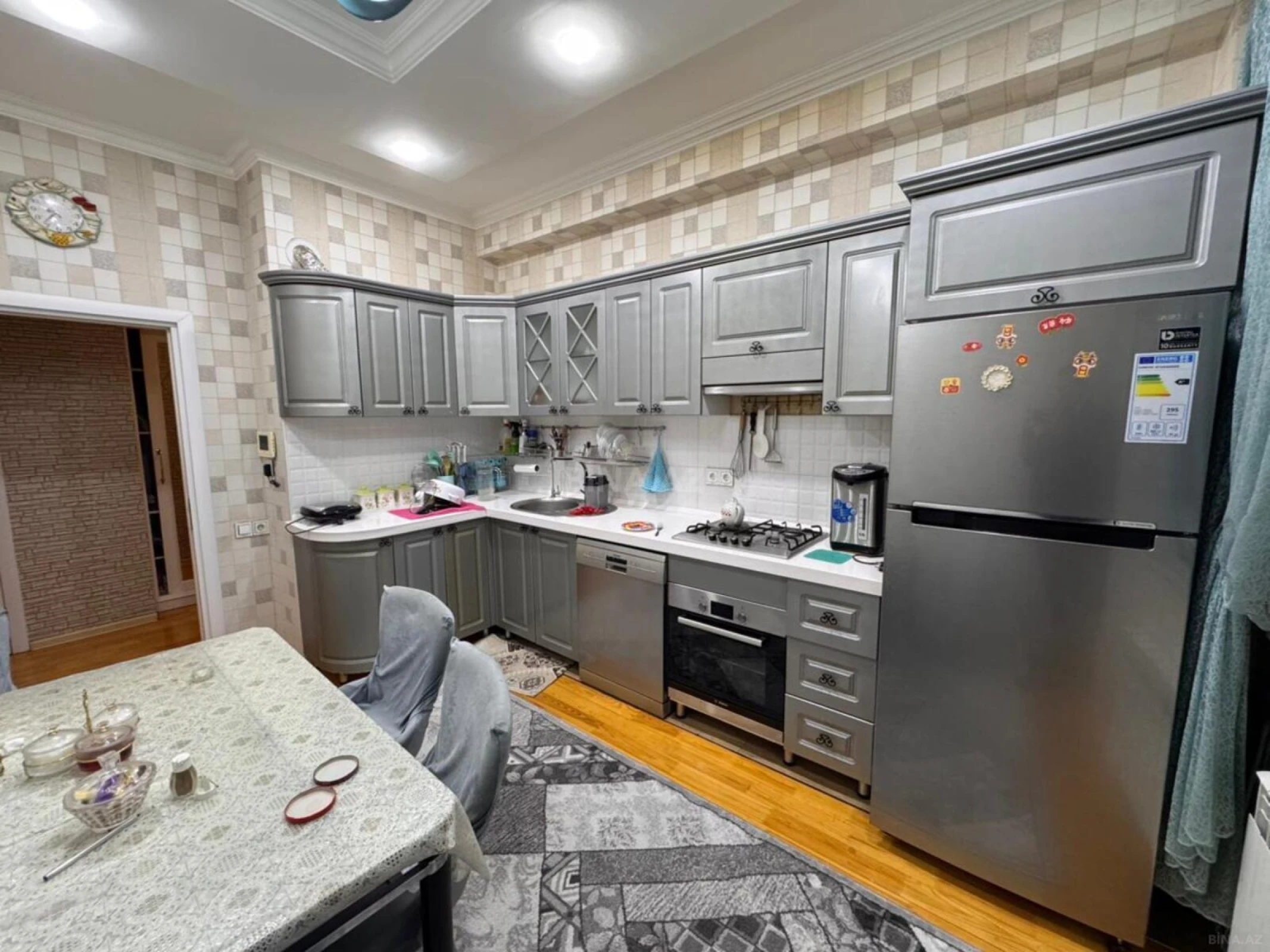 Kirayə verilir 3 otaqlı mənzil 135 m²