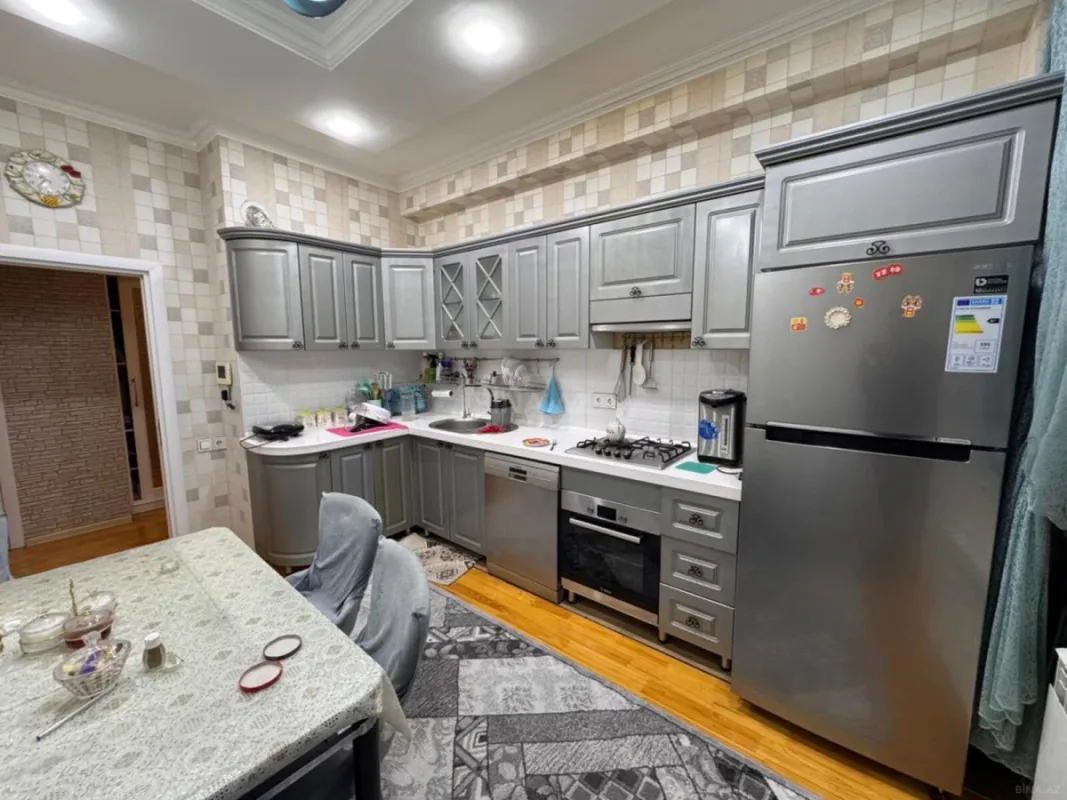 Kirayə verilir 3 otaqlı mənzil 135 m²