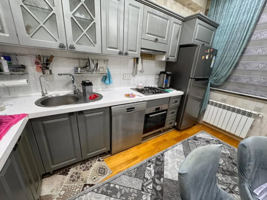 Kirayə verilir 3 otaqlı mənzil 135 m²