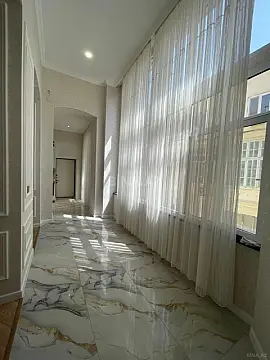 Satılır 5 otaqlı mənzil 175 m²