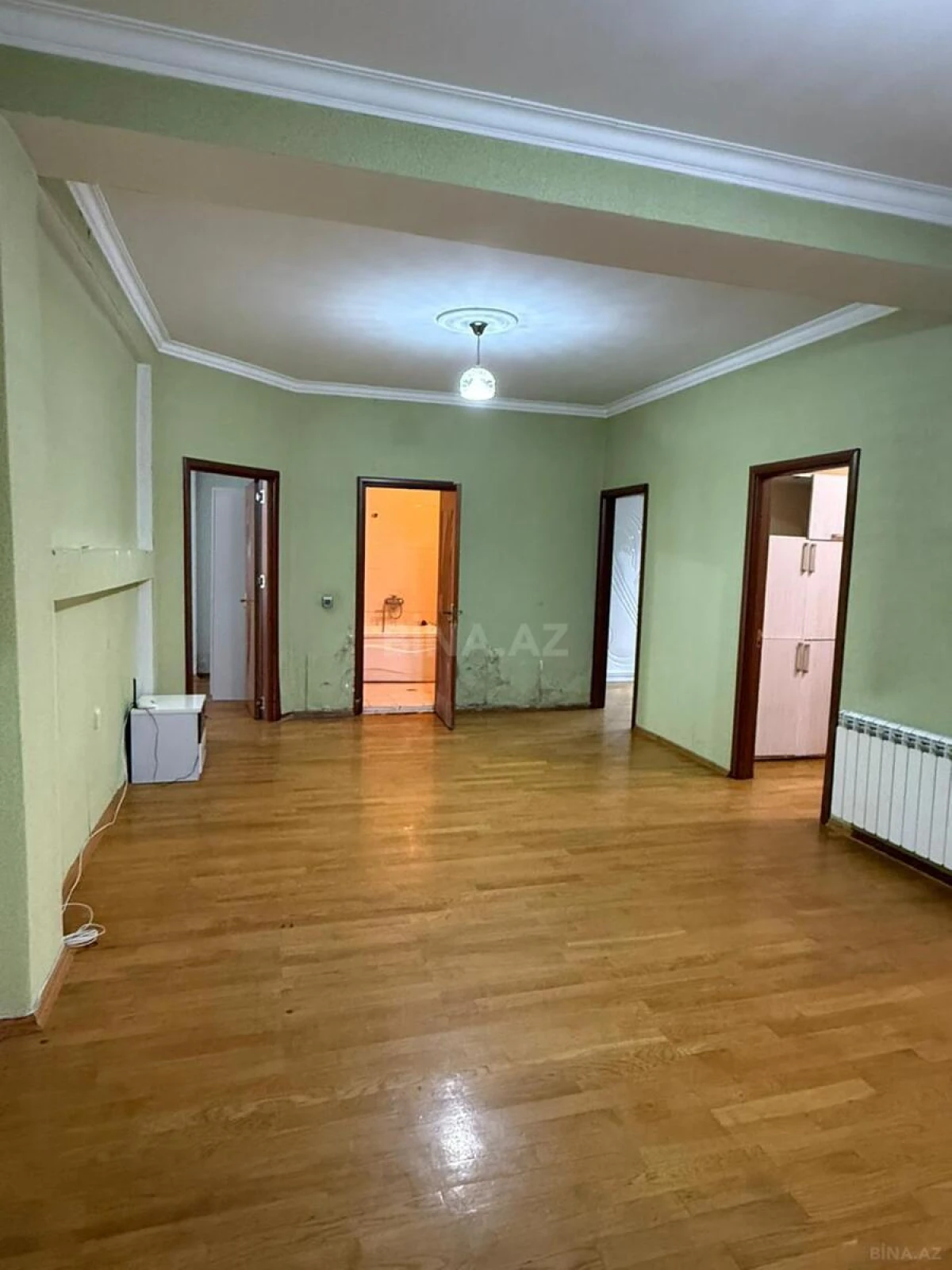 Satılır 3 otaqlı mənzil 145 m²