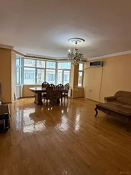 Satılır 3 otaqlı mənzil 145 m²