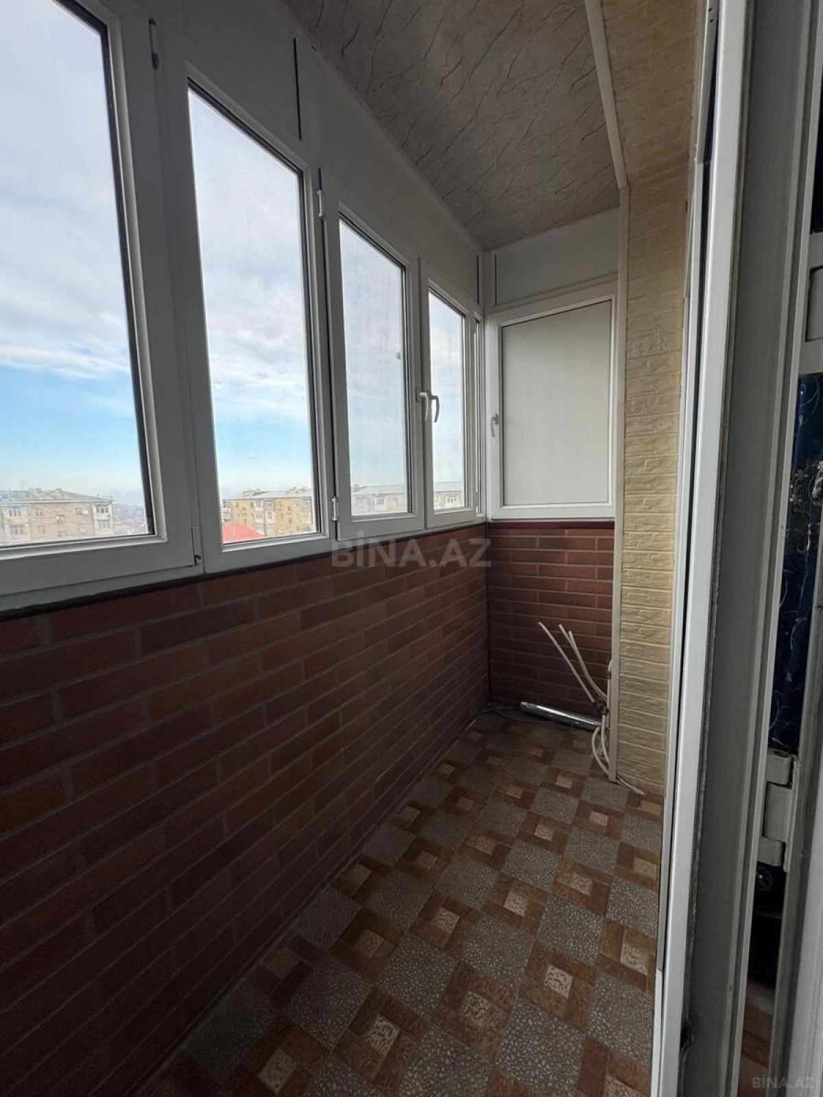Satılır 4 otaqlı mənzil 100 m²