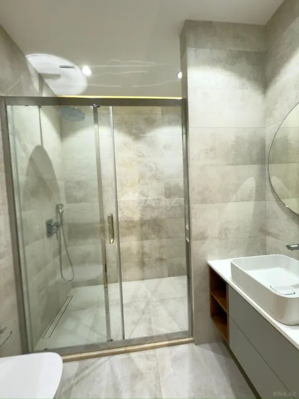 Satılır 3 otaqlı mənzil 136.6 m²