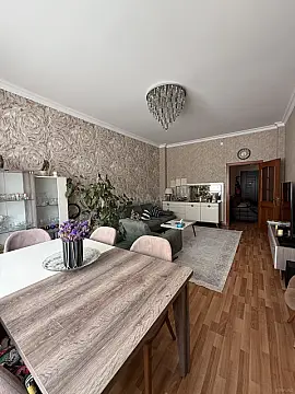Satılır 2 otaqlı mənzil 96 m²