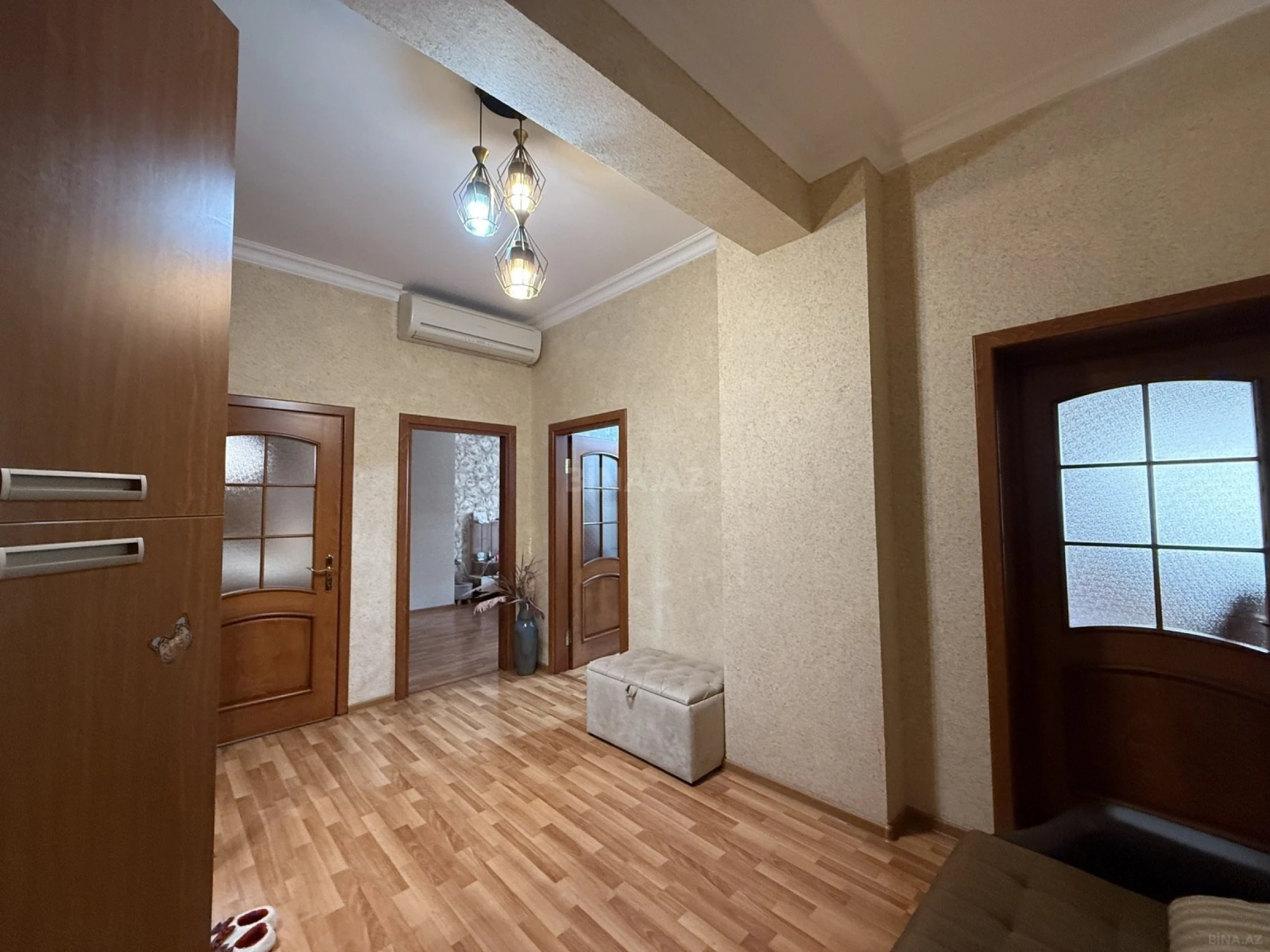 Satılır 2 otaqlı mənzil 96 m²