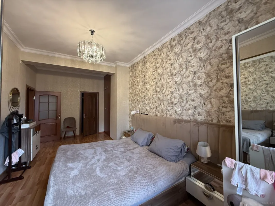 Satılır 2 otaqlı mənzil 96 m²