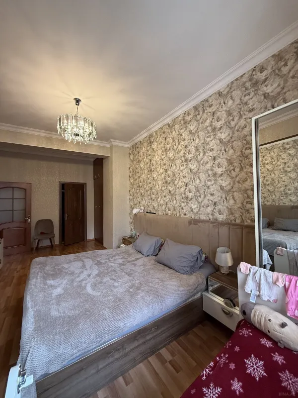 Satılır 2 otaqlı mənzil 96 m²
