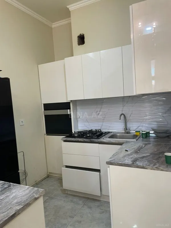 Kirayə verilir 2 otaqlı mənzil 62 m²