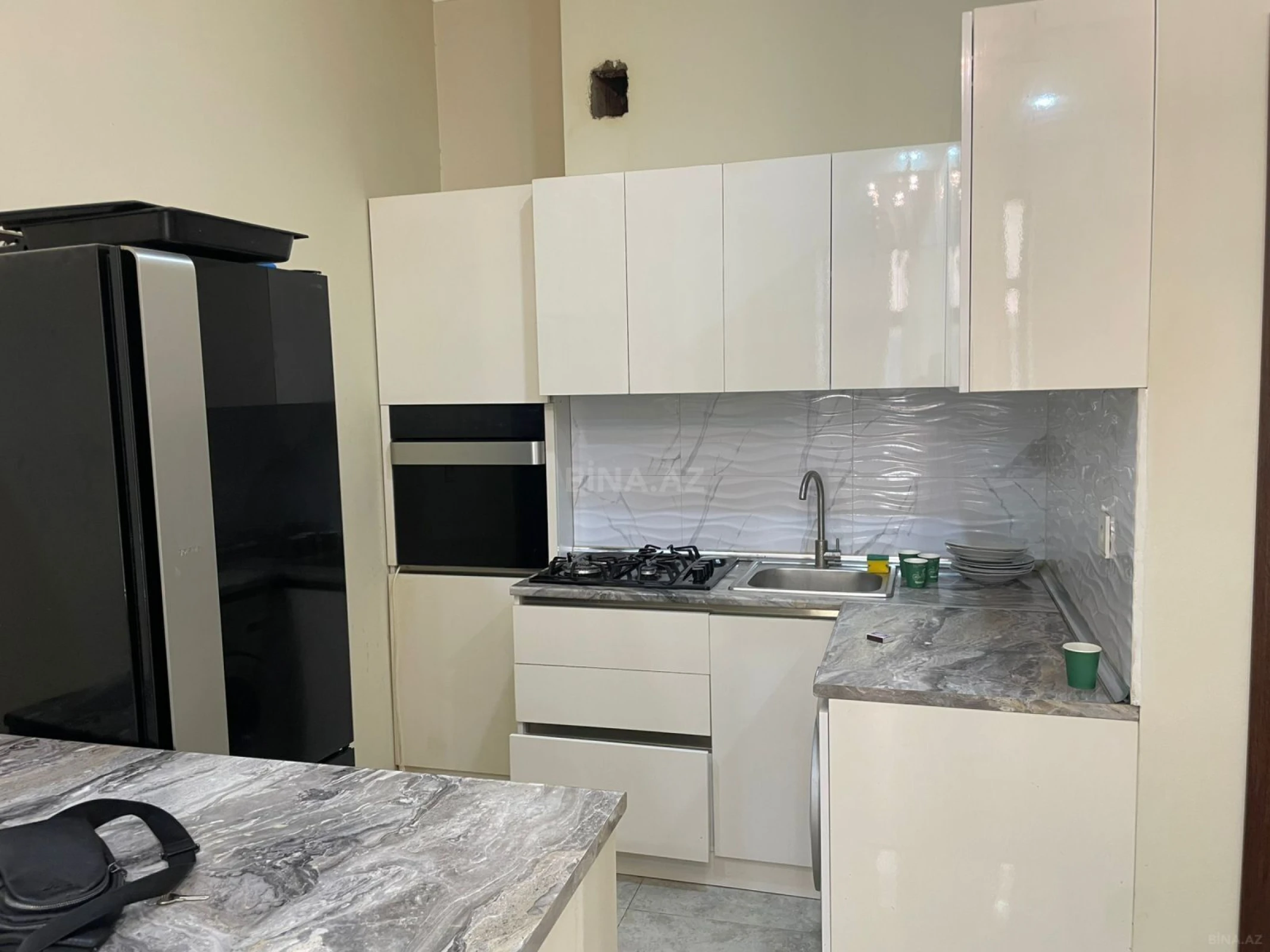 Kirayə verilir 2 otaqlı mənzil 62 m²