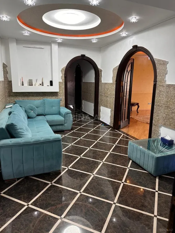 Satılır 3 otaqlı mənzil 154 m²