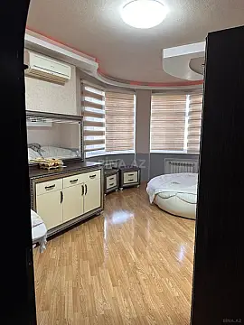 Satılır 3 otaqlı mənzil 154 m²