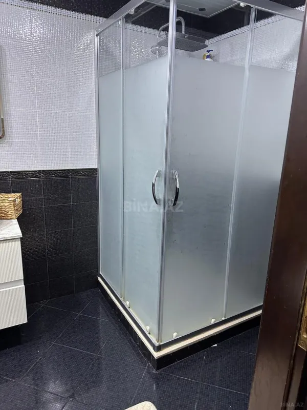 Satılır 3 otaqlı mənzil 154 m²