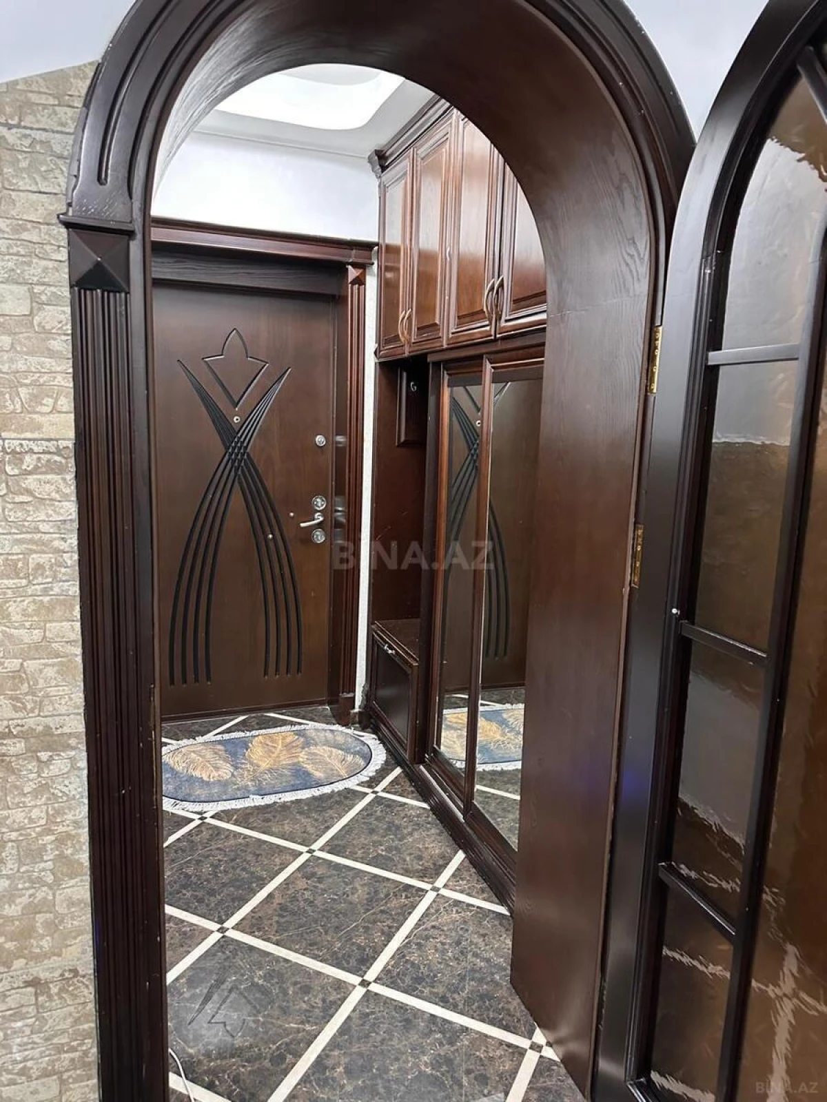 Satılır 3 otaqlı mənzil 154 m²