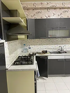 Kirayə verilir 4 otaqlı mənzil 165 m²
