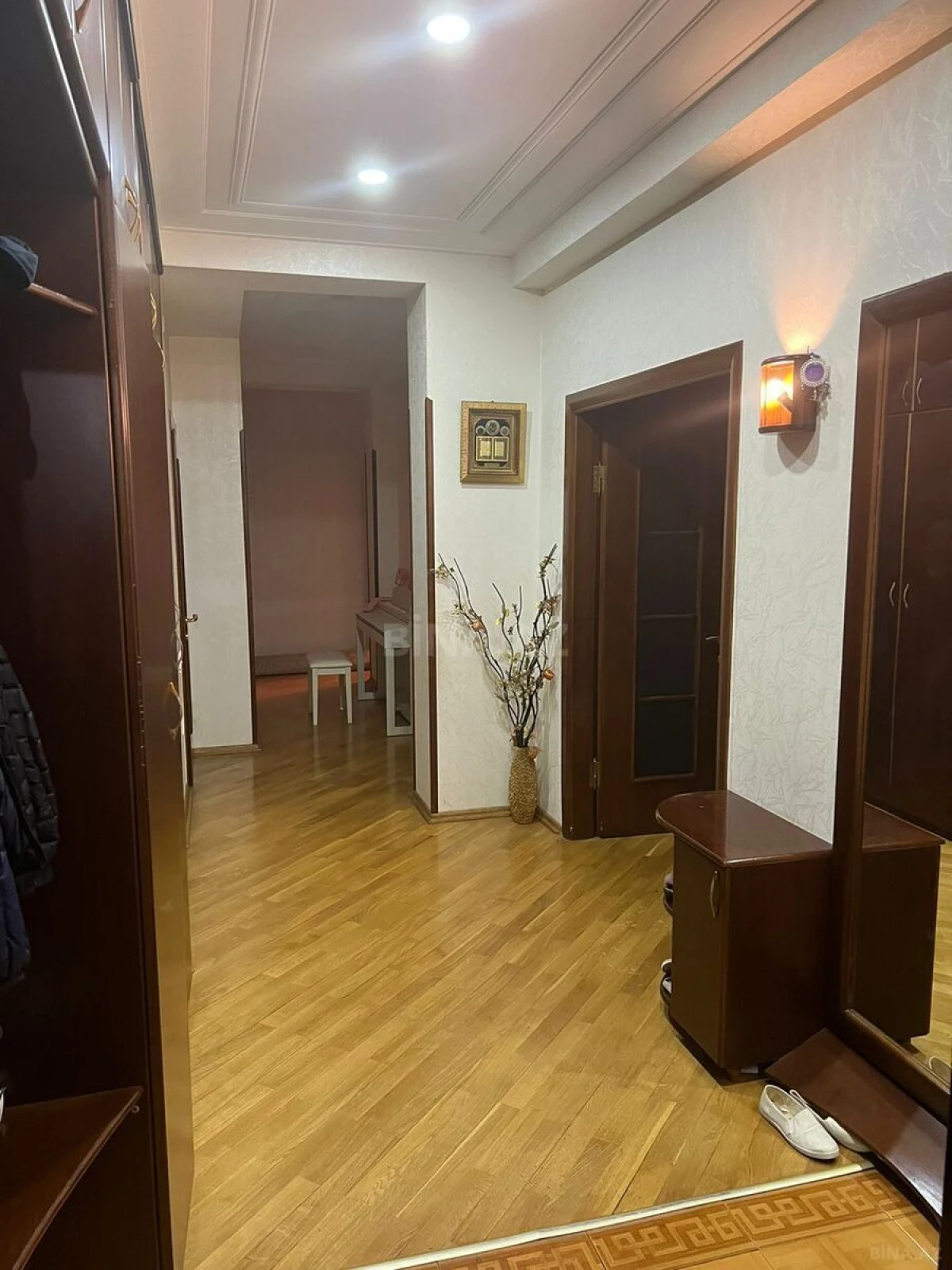 Kirayə verilir 4 otaqlı mənzil 165 m²