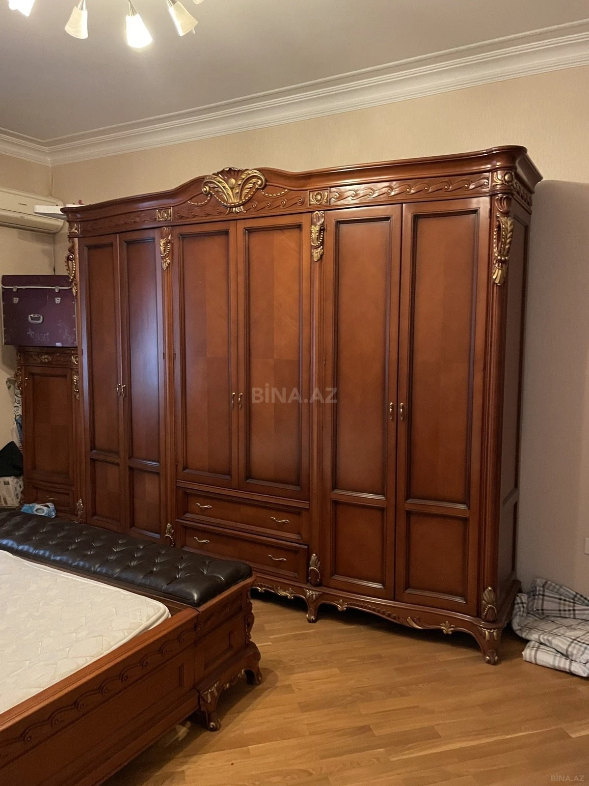 Kirayə verilir 4 otaqlı mənzil 165 m²