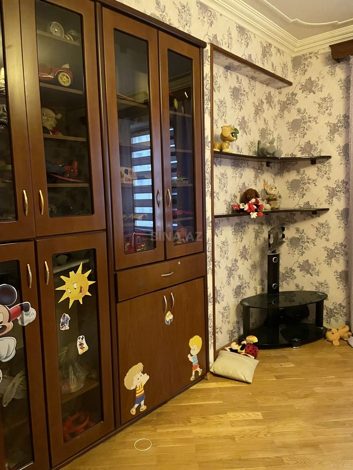 Kirayə verilir 4 otaqlı mənzil 165 m²