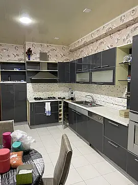 Kirayə verilir 4 otaqlı mənzil 165 m²