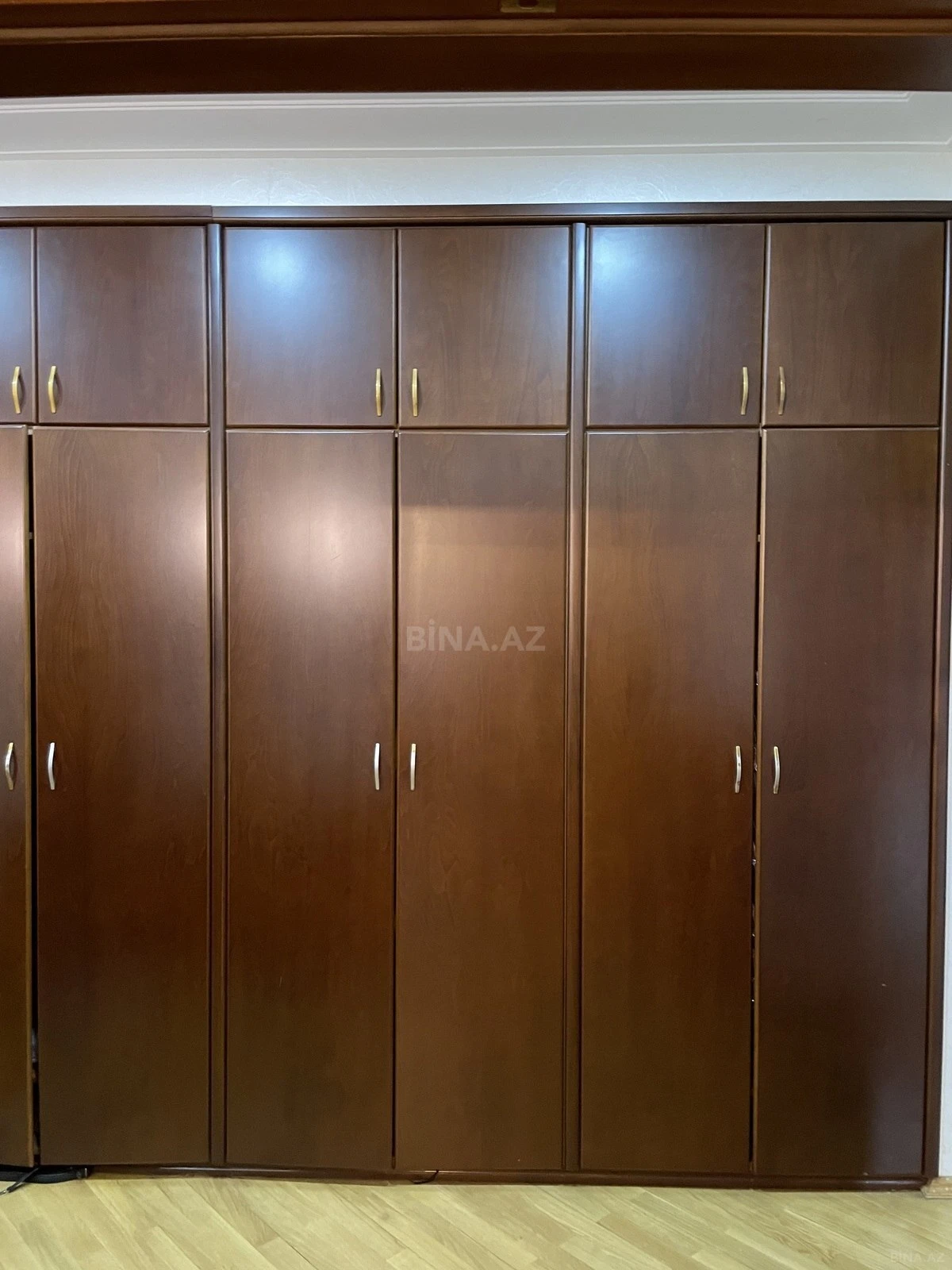 Kirayə verilir 4 otaqlı mənzil 165 m²