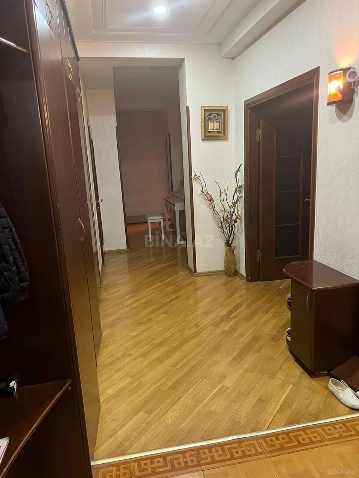 Kirayə verilir 4 otaqlı mənzil 165 m²