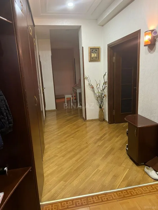 Kirayə verilir 4 otaqlı mənzil 165 m²