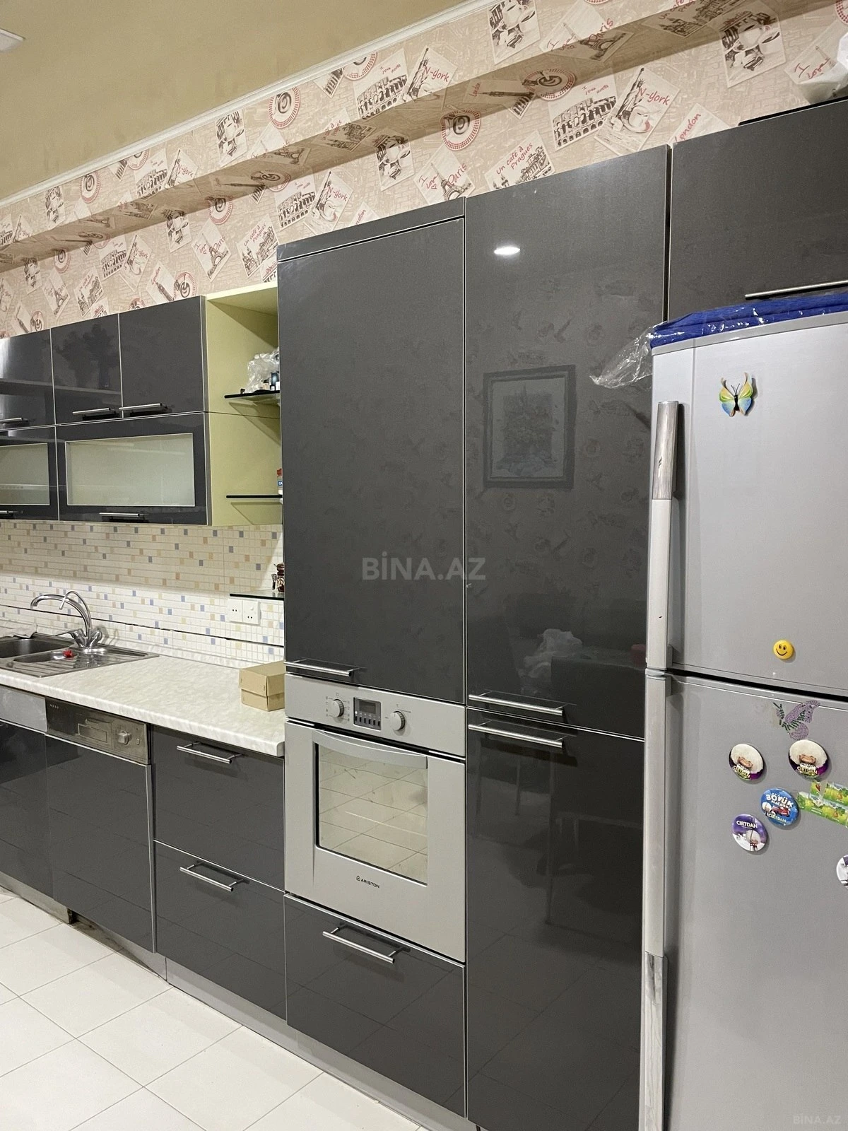 Kirayə verilir 4 otaqlı mənzil 165 m²