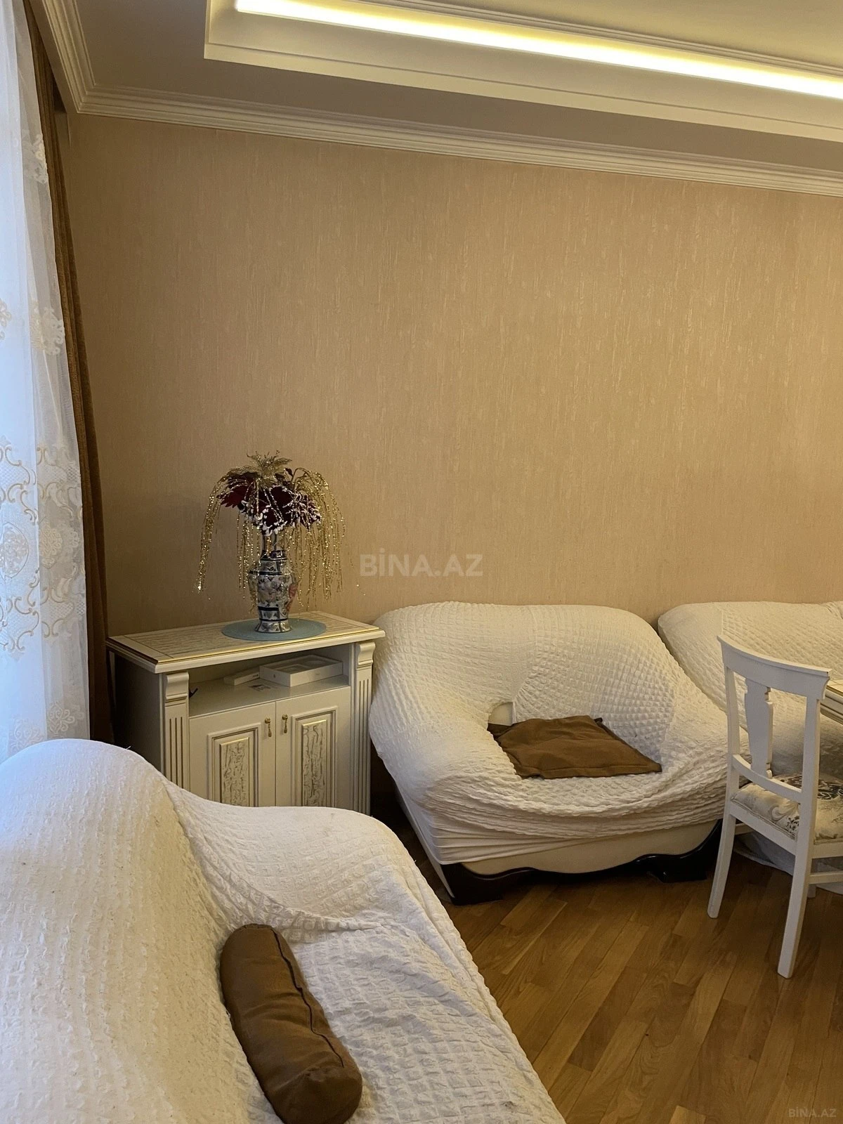 Kirayə verilir 4 otaqlı mənzil 165 m²