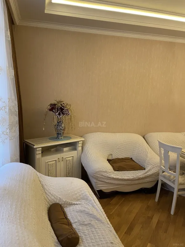 Kirayə verilir 4 otaqlı mənzil 165 m²