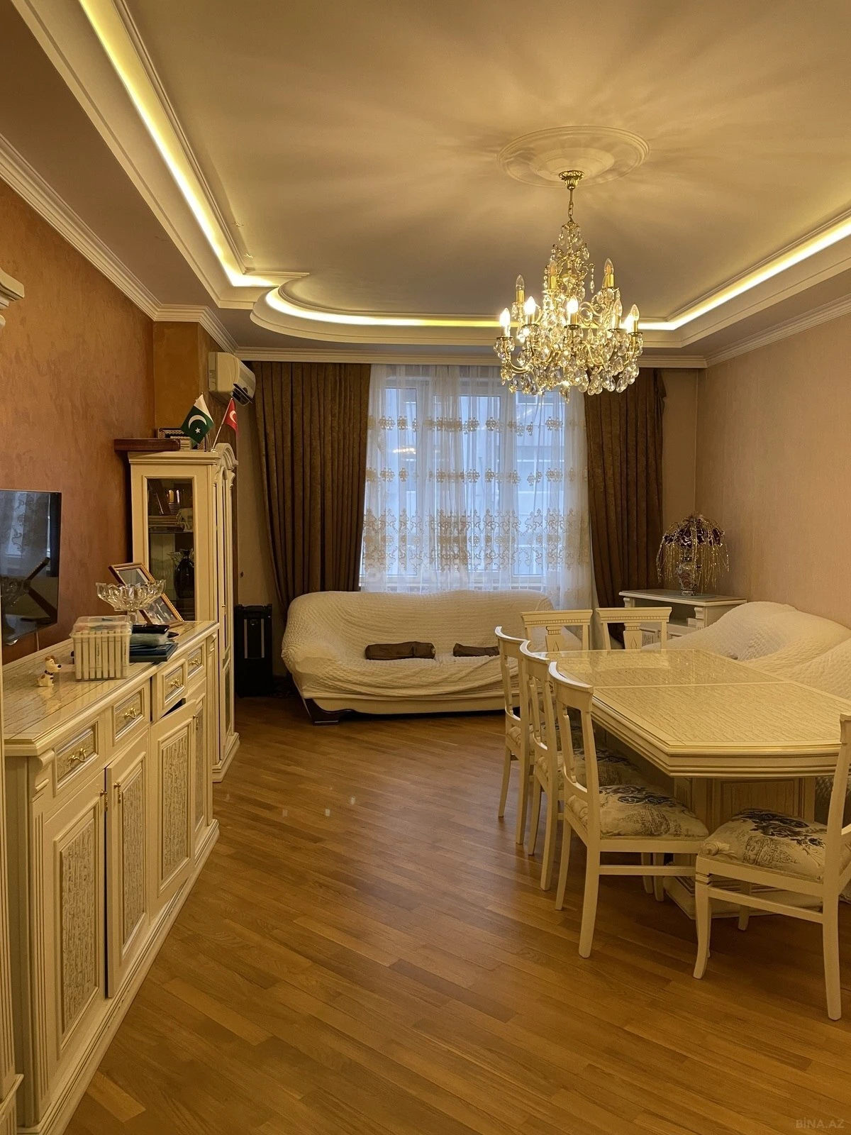 Kirayə verilir 4 otaqlı mənzil 165 m²