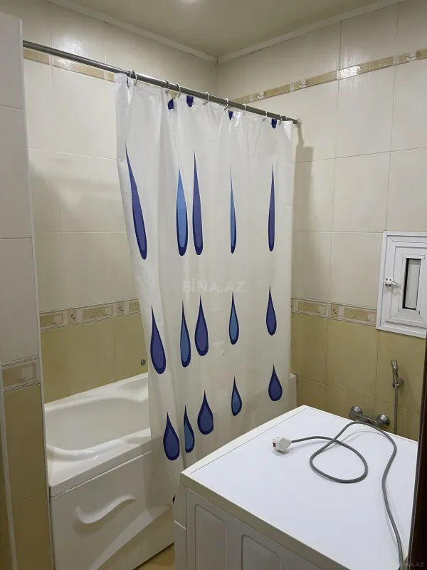 Kirayə verilir 4 otaqlı mənzil 165 m²