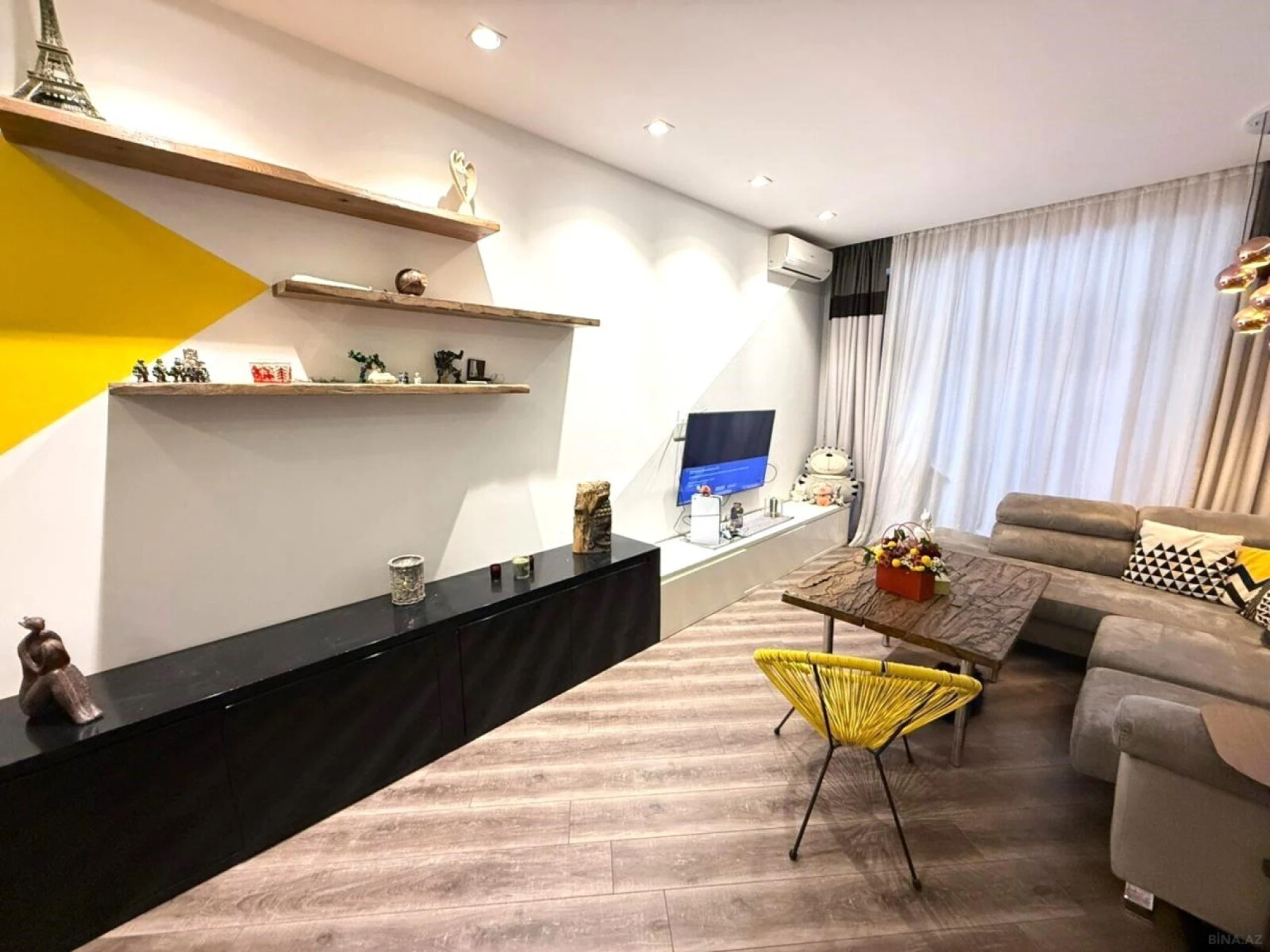 Kirayə verilir 3 otaqlı mənzil 100 m²