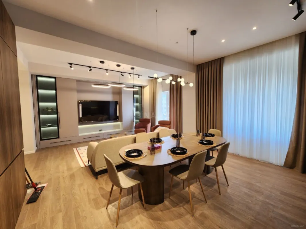 Kirayə verilir 3 otaqlı mənzil 140 m²